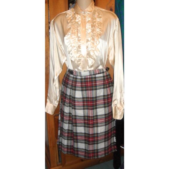 VINTAGE PLAID KILT SKIRT FROM IRELAND - Picture 1 of 10